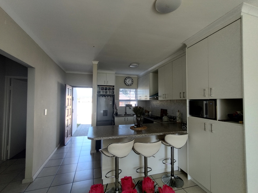 To Let 3 Bedroom Property for Rent in Vredelust Western Cape